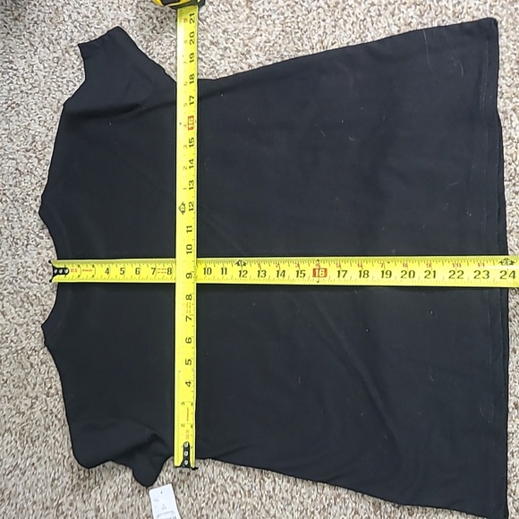 Hello Kitty And FriendsBlack Short Sleeve Tee Vibrant Graphic Design - Picture 5 of 5